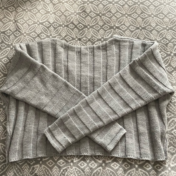 Forever 21 sweater - Picture 3 of 3